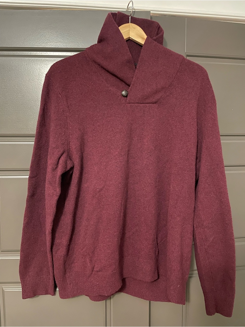 Banana Republic Size XL Burgundy Cashmere Sweater